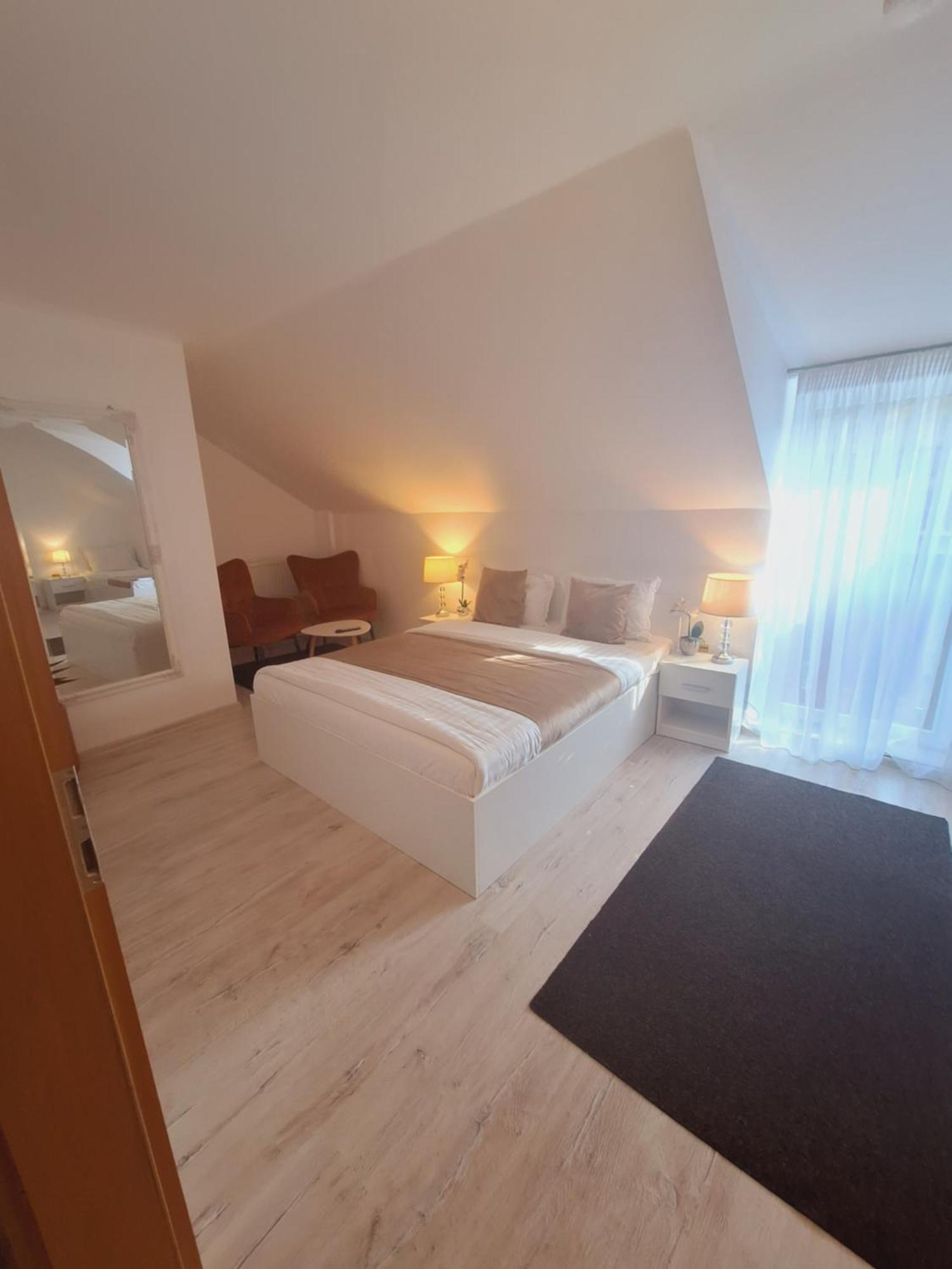 Pensiunea Tinelu Brasov Săcele Rom bilde